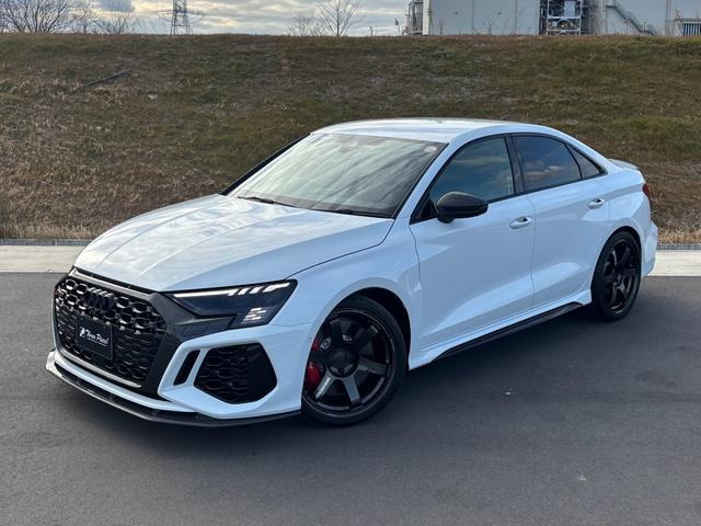 RS3セダン  ベースグレード カーボンエクステリア