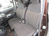 前後シートも使用感の少ない綺麗な状態です