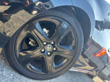 純正17インチAW装備しております。各種カスタムも承りますので、まずはお気軽にお問合せ下さい。