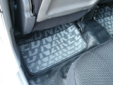 リア席フロアマット☆破れ・穴なく綺麗です!