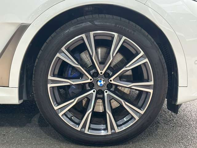 BMW X7 M50i 4WD Mスポーツ V8 サンルーフ ドラレコ の中古車詳細