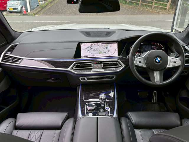BMW X7 M50i 4WD Mスポーツ V8 サンルーフ ドラレコ の中古車詳細