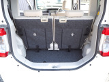 4人乗車時でも広いトランクルームですので、荷物を乗せることができ便利です。室内も明るく視界も広いで、ぜひ一度お車をご覧ください。見学や商談予約は09046440671迄お気軽にお電話下さい。