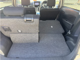 さらにセカンドシートを倒していただくと大きなお荷物も楽々積み込めます。