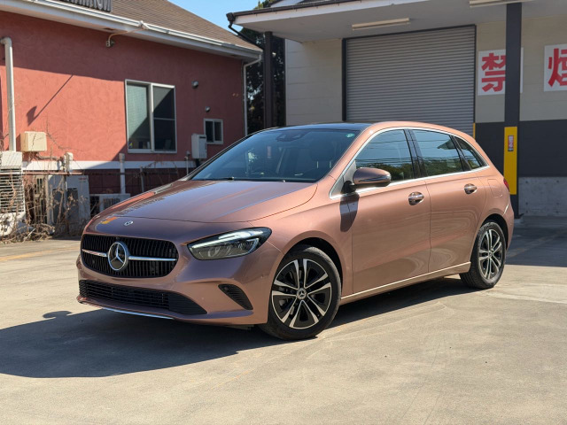 BクラスB180 (BSG搭載モデル)サンルーフ