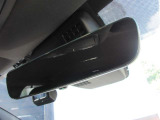 フレームレス防眩式ルームミラー!後続車両の眩しいヘッドランプの明るさを低減!