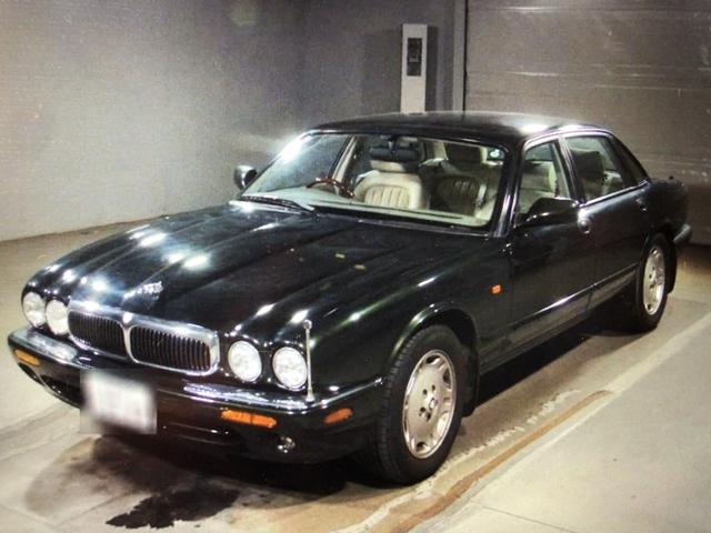 XJ  XJ8 3.2-V8