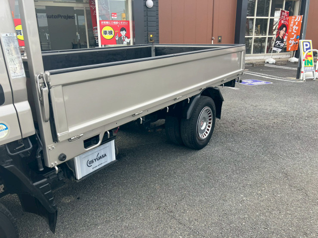 三菱ふそう キャンターガッツ 1.5t積・平ボディ・4WD・全低床 の中古車