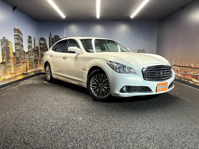 シーマハイブリッド3.5サンルーフ メーカーナビ パワーシート