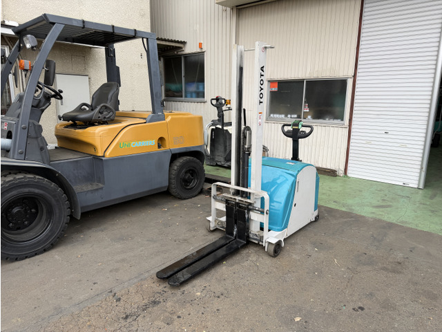 トヨタL&F ウォーキー 1.5m 900kg ウォーキーリフト