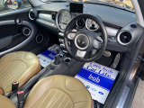 すっきりとしたシンプルな内装の造りは欧州車の魅力!細部にまでこだわり抜かれたデザインが自慢ですので是非じっくりとご覧くださいませ。