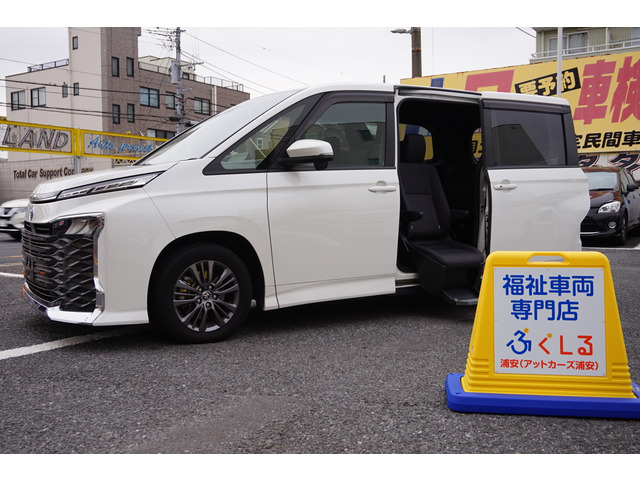 ヴォクシー1.8 ハイブリッド S-G ウェルキャブ サイドリフトアップチルトシートサイドリフトアップチルトシート装着車