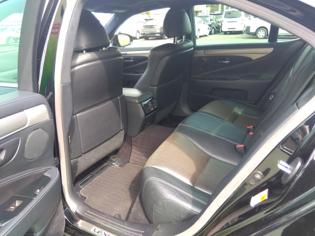 レクサス LS 460 Fスポーツ サンルーフ 黒革エアシート の中古車詳細