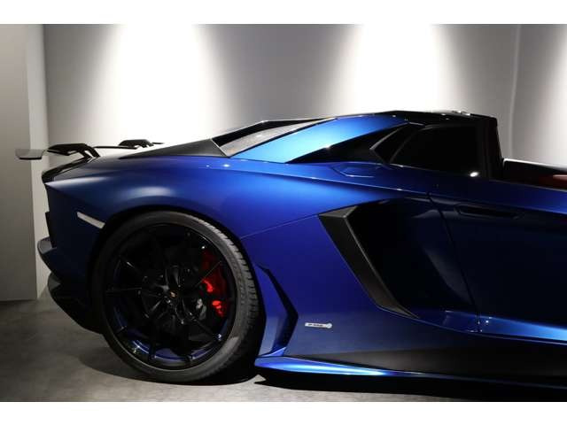 ランボルギーニ アヴェンタドールロードスター LP700-4 4WD VORSTEINER