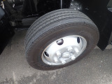 タイヤサイズ:215/70R17.5 123/121J タイヤ溝残り:前後9分山