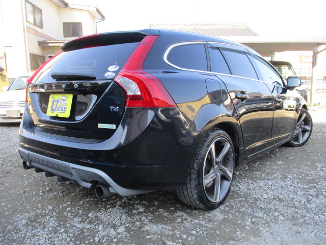 ボルボ V60 T4 黒革シート ナビTV スマキー BLIS の中古車詳細