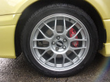 左(助手席側)フロントアルミホイール。