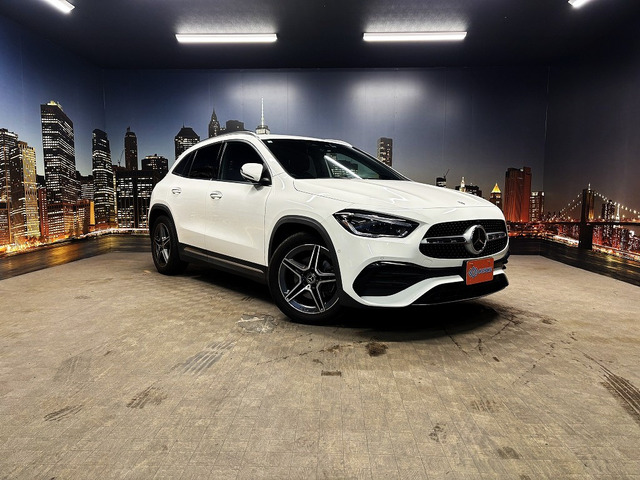 GLAクラスGLA200d 4マチック AMGライン 4WD禁煙車 黒ハーフレザー メーカーナビ