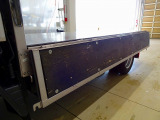 荷台内寸:311&times;161&times;38 三方開 床鉄板張り アオリ三方上部アルミ縞鋼板張り 前立てアルミ縞鋼板張り 鳥居LED作業灯1個 リアアオリチェーン2個
