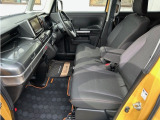 内装クリーニングも行っております。専門スタッフが愛車をピカピカに仕上げさせていただきます。