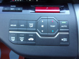 Wオートエアコン。