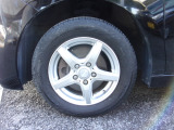 社外15インチアルミホイール。ノーマルタイヤ付き。