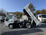 車輌左側:目立つ傷や凹凸無しです。ダンプ昇降良好です‼️現車確認頂けます。✨他府県納車実績多数✨🚛全国配送承ります🚛 まずはメール📧やお電話📞でお問合せ頂けますと幸いです🍀😊