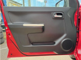 内装クリーニングも行っております。専門スタッフが愛車をピカピカに仕上げさせていただきます。