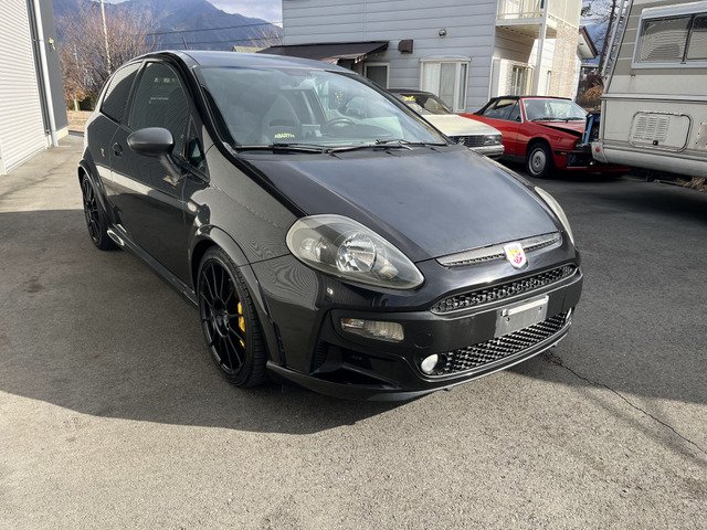 アバルトプントスコルピオーネ世界限定199台 ブレンボキャリパー