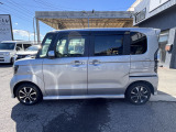 両側スライドドアで乗り降りもラクラクです。