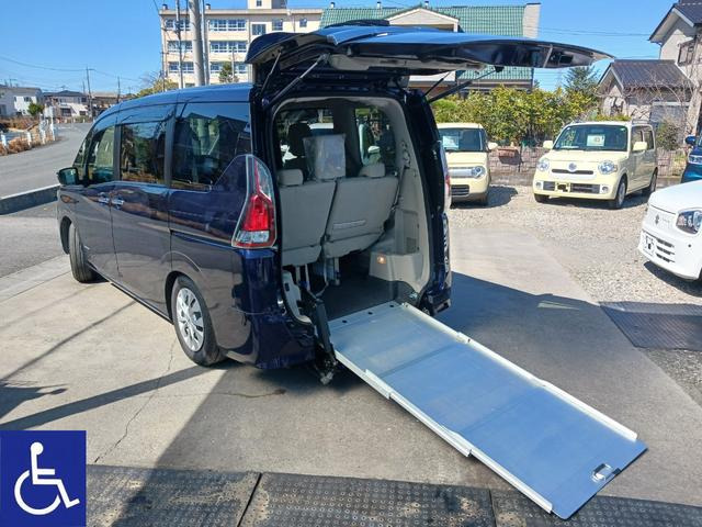セレナ スロープタイプ 車いす1名セカンド仕様