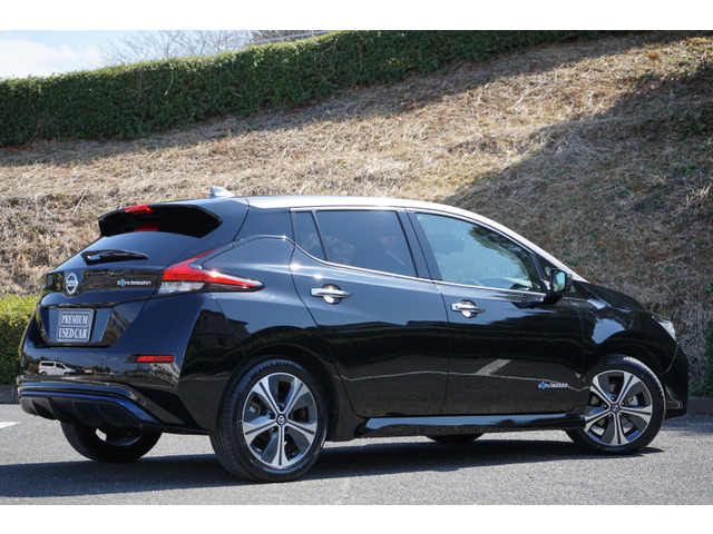 日産 リーフ X Vセレクション 満充電287(303km)セグメント12 の中古車