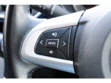 ステアリングスイッチで、運転中も音量などの操作がラクラク♪