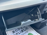 自社にて九州運輸局長認証工場(認証番号1-5026。整備、板金・塗装ブース)を完備しておりますので、アフターもお任せ下さい!