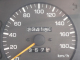 234.180キロ☆走行距離が伸びていますが、まだまだ走れる1台です🚙