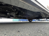 中古車で気になる足廻り・下廻りも綺麗です♪さらにブレーキハブは錆易いので当店で防錆塗装済♪普段見えないところにも気を使っています♪