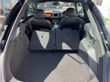シートが独立で倒れてくれるので大型の荷物も積み込み可能!