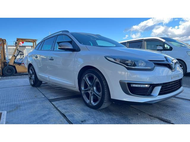 メガーヌエステート  MT6