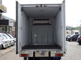 【最大積載】2000kg 【車総重量】4945kg 【全 長】495cm 【全 幅】188cm 【全 高】279cm【装 備】AC、PS、PW、AB、ABS