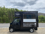 同じ車種での製作例です。販売口の形状や内装などご相談に応じて製作致します。