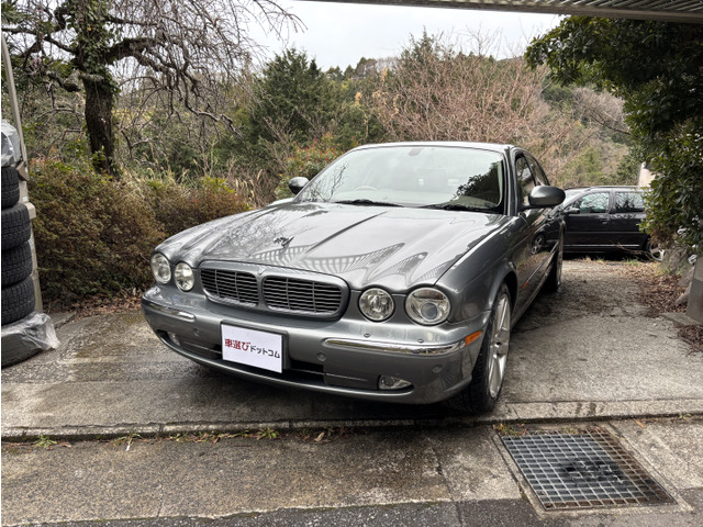 XJXJ8 3.5内装、外装がとても綺麗です。