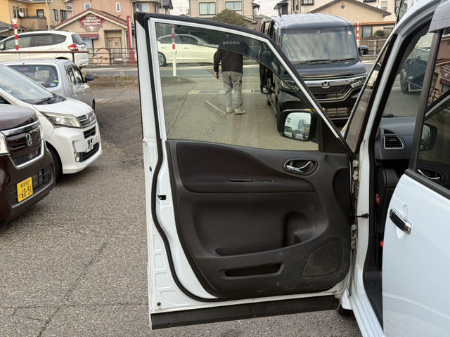 日産 セレナ 2.0 ハイウェイスター Vセレクション+Safety II 4WD 車検2