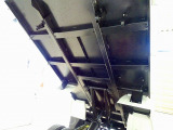 荷台内寸:305&times;159&times;32 新明和/DR2-0110SY 三方開 手動コボレーン付(垂直ロック可/約39cm)