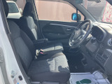 運転席 目立つ傷等ありません。1オーナー。
