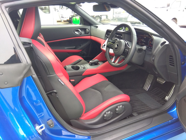 日産 フェアレディZ 3.0 バージョン ST 赤黒ハーフレザーシート の中古