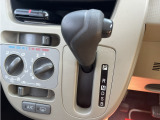 インパネシフトを採用しておりますので操作性はいいです。CVT搭載なので燃費もいいですよ。