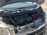 エンジンルームもノーマルで綺麗な状態を維持されております。車検を受けてのご納車になりますのでしっかりと整備をしてお渡しさせて頂きます。
