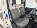 【展示車両について】 低価格を実現するため、微細な傷などは修理せずに展示している場合がございます。できるだけご説明させて頂くようにしておりますが、ご不安な方はスタッフまでお尋ねください。