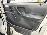 【展示車両について】 低価格を実現するため、微細な傷などは修理せずに展示している場合がございます。できるだけご説明させて頂くようにしておりますが、ご不安な方はスタッフまでお尋ねください。