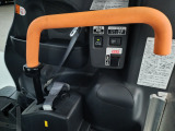 【展示車両について】 低価格を実現するため、微細な傷などは修理せずに展示している場合がございます。できるだけご説明させて頂くようにしておりますが、ご不安な方はスタッフまでお尋ねください。